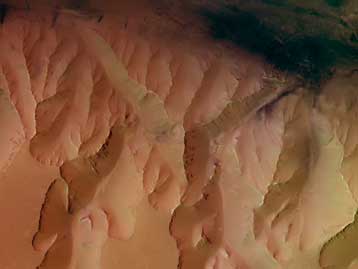 Ευρωπαϊκός δορυφόρος φωτογραφίζει την κοιλάδα του Λούρου στον… Αρη