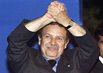 Επανεξελέγη ο πρόεδρος της Αλγερίας – Νοθεία καταγγέλλει η αντιπολίτευση