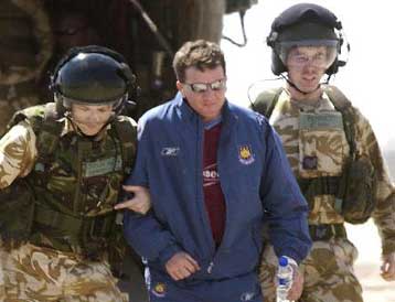 Τουλάχιστον εννέα όμηροι που κρατούνται στο Ιράκ φέρεται να απελευθερώθηκαν