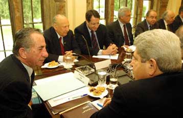 Τριγμούς στην κυπριακή κυβέρνηση προκαλεί η πρόταση ΑΚΕΛ για αναβολή του δημοψηφίσματος