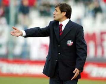 Την πόρτα της εξόδου βλέπουν δεκατρείς ποδοσφαιριστές της Ξάνθης