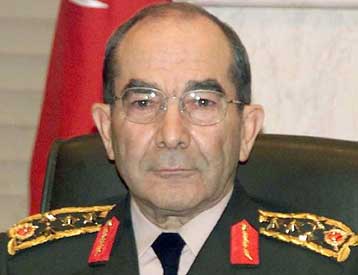 Προβλήματα βιωσιμότητας διαβλέπει στο σχέδιο επανένωσης της Κύπρου ο στρατηγός Οζκιόκ