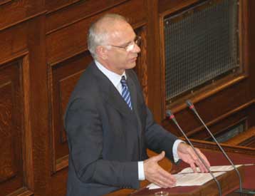 Τις συνθήκες εργασίας του προσωπικού των Ενόπλων Δυνάμεων ερευνά η κυβέρνηση