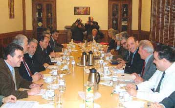 Με στόχο αυξήσεις 6%+2% στις διαπραγματεύσεις η ΓΣΕΕ – Διαφορές στους εργοδότες