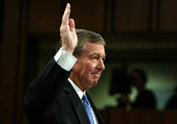 Στον Μπιλ Κλίντον απέδωσε ο Ασκροφτ τις ελλείψεις στην αντιμετώπιση της τρομοκρατίας