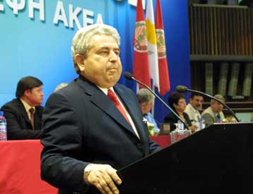 Αναβολή των δημοψηφισμάτων ή «όχι» του ΑΚΕΛ στο σχέδιο Ανάν εισηγήθηκε ο Δ.Χριστόφιας