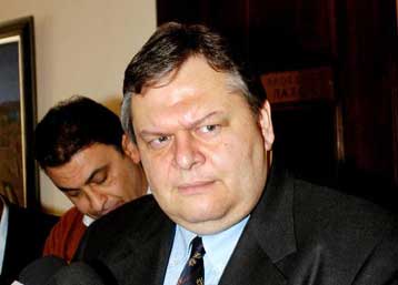 Να προστατεύσει τη διεθνή εικόνα της χώρας καλεί την κυβέρνηση ο Ευ.Βενιζέλος