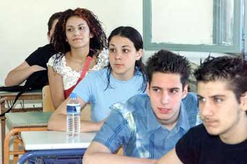 Νέος τρόπος αναβαθμολόγησης των γραπτών στις Πανελλήνιες με σχέδιο ΠΔ στο ΣτΕ