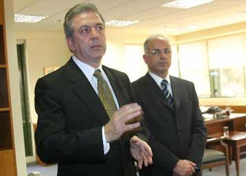 Συνάντηση του Δημήτρη Αβραμόπουλου με το προεδρείο του ΣΕΤΕ