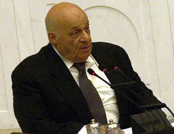 Το σχέδιο Ανάν έχει διχάσει την τουρκική πλευρά, είπε ο Ντενκτάς από την Αγκυρα