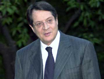 Υπέρ της θετικής ψήφου στο σχέδιο Ανάν τάχθηκε ο πρόεδρος του ΔΗΣΥ Νίκος Αναστασιάδης