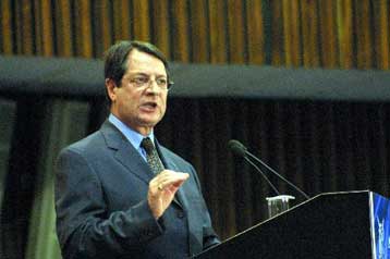 Με ευρεία πλειοψηφία, ο ΔΗΣΥ είπε «ναι» στο σχέδιο Ανάν