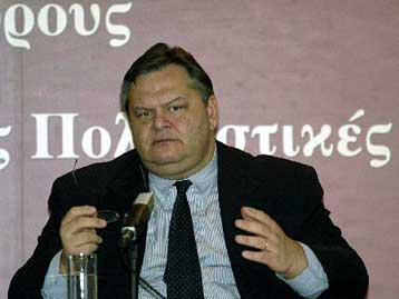 Η Πάτρα δεν έχει ανάγκη από όψιμους σωτήρες, απαντά ο Ευ.Βενιζέλος