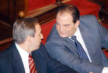 «Σοβαρό δημοσιονομικό πρόβλημα» αντιμετωπίζει η χώρα, λέει ο Κώστας Καραμανλής