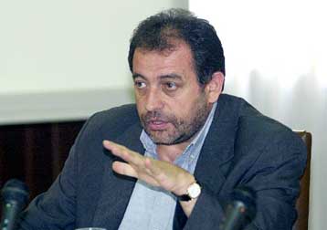 Αδράνεια και παθητική στάση καταλογίζει στην κυβέρνηση ο τέως υφυπουργός Γεωργίας