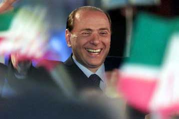 Επιστρέφει στο εδώλιο ο Μπερλουσκόνι αντιμέτωπος με κατηγορίες διαφθοράς