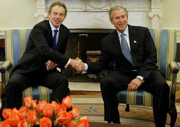 Αταλάντευτοι για το Ιράκ, παρά την εκρηκτική κατάσταση, δηλώνουν Μπους και Μπλερ