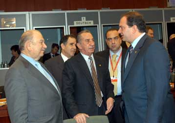 Τις επόμενες κινήσεις και πρωτοβουλίες σε περίπτωση «όχι» εξετάζουν Αθήνα και Λευκωσία