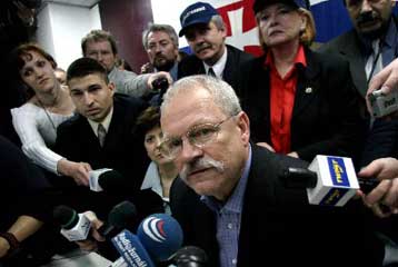 Αναπάντεχη νίκη του Ιβάν Γκασπάροβιτς στις προεδρικές εκλογές της Σλοβακίας