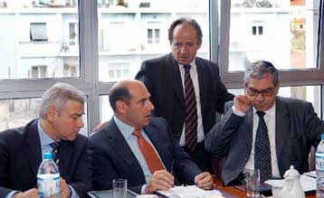 Δύο όρους θέτει η ΓΣΕΕ για την υπογραφή της συλλογικής σύμβασης του 2004