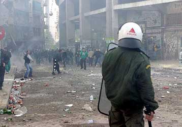 Στον Εισαγγελέα πέντε οπαδοί του Παναθηναϊκού για τα επεισόδια στη Λεωφόρο