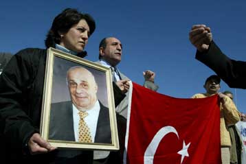 Αντιπαράθεση Ντενκτάς – Γκιουλ με φόντο την κυριαρχία του ψευδοκράτους