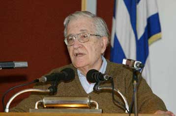 Καμία χώρα δεν μπορεί να οργανώσει ασφαλείς Αγώνες, υποστηρίζει ο Νόαμ Τσόμσκι