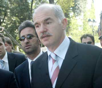Πρωτοβουλίες Παπανδρέου για τις εγγυήσεις του ΟΗΕ στην εφαρμογή του σχεδίου Ανάν