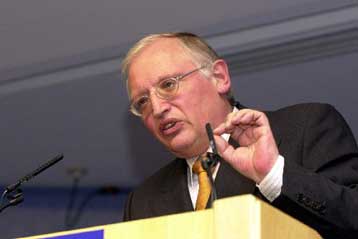 «Παράθυρο» ένταξης στην Ευρωπαϊκή Ένωση ανοίγει προς την Κροατία η Κομισιόν