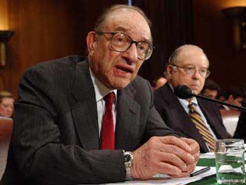 «Σήμα» αύξησης των επιτοκίων από τον πρόεδρο της Fed Αλαν Γκρίνσπαν