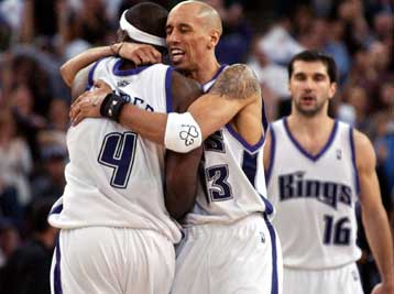 Δεύτερη νίκη για τους Κινγκς κόντρα στους Μάβερικς με οδηγό τον Ουέμπερ