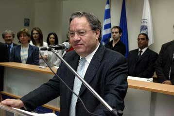 Με διοικητικές πληροφορίες εμπλουτίζεται το τηλεφωνικό κέντρο 1564