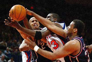 Το 3-0 στις νίκες έκαναν Νετς και Σπερς κόντρα σε Νικς και Γκρίζλις