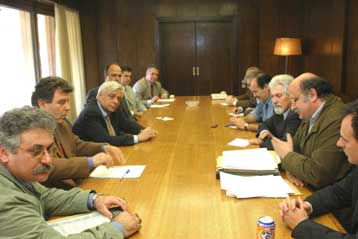 Τη μονιμοποίηση 10.000 συμβασιούχων καθηγητών ζήτησε η ΟΛΜΕ από τον Πρ.Παυλόπουλο