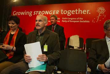 Στο ρόλο της ΕΕ ως «ήπιας δύναμης» αναφέρθηκε ο Γ.Παπανδρέου στο συνέδριο του ΕΣΚ