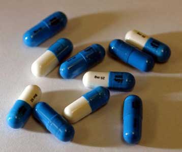 Φαρμακοβιομηχανίες κατηγορούνται για απόκρυψη αρνητικών αποτελεσμάτων