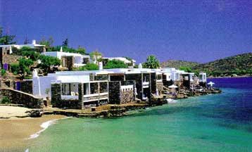 Φθηνότερα κατά 30% φέτος τα τουριστικά πακέτα, λέει το Ξενοδοχειακό Επιμελητήριο