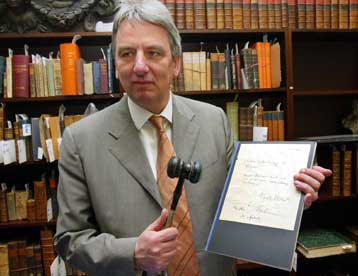 Στο σφυρί έναντι 6.500 ευρώ ένα από τα πλαστά ημερολόγια του Αδόλφου Χίτλερ