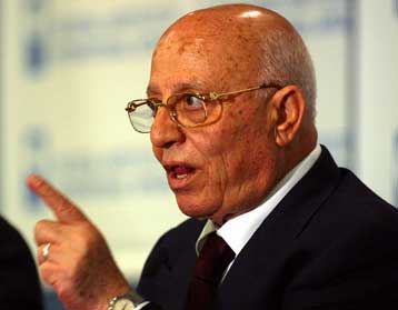 Βολές Κορέι κατά ΗΠΑ και έκκληση στη διεθνή κοινότητα να προστατεύσει τη ζωή του Αραφάτ