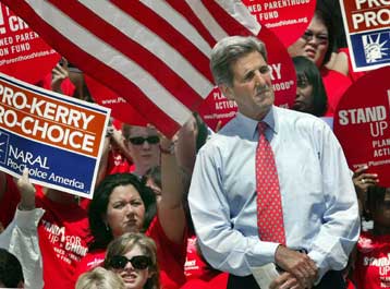 Υπέρ του δικαιώματος των γυναικών στην άμβλωση τάχθηκε ο Τζον Κέρι