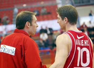 Ο ΠΑΟ 91-76 την ΑΕΚ στο «ντέρμπι», βήμα για τα πλέι-οφ ο Ολυμπιακός στην Κοζάνη