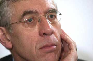 Τη λύπη του εξέφρασε ο Βρετανός υπουργός Εξωτερικών για την απόρριψη του σχεδίου Ανάν