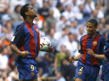 Η Μπαρτσελόνα «άλωσε» το Μπερναμπέου, 2-1 την Ρεάλ