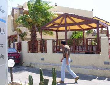 Προθεσμία έξι μηνών για τη δημιουργία πάρκινγκ στα κέντρα διασκέδασης της Αθήνας