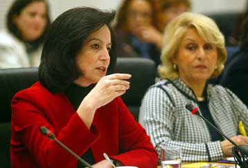 Υπέρ ενός θεσμικού πλαισίου στην ΕΕ κατά των διακρίσεων μίλησε η Αν.Διαμαντοπούλου