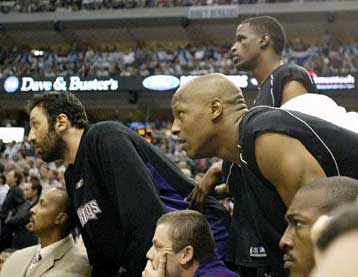 Ένα βήμα πριν την πρόκριση στα πλέι οφ οι Κινγκς και Πίστονς