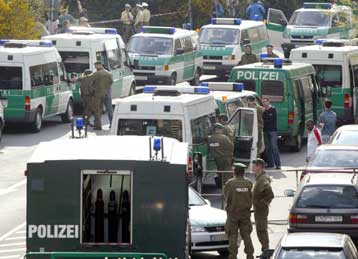 Στο «κόκκινο» το Βερολίνο, λόγω της επίσκεψης του προέδρου του Ισραήλ και του Κ.Πάουελ