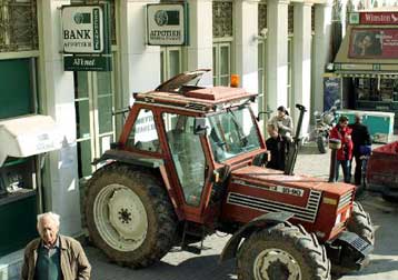 «Παγώνουν» οι πλειστηριασμοί της Αγροτικής Τράπεζας για τα πανωτόκια