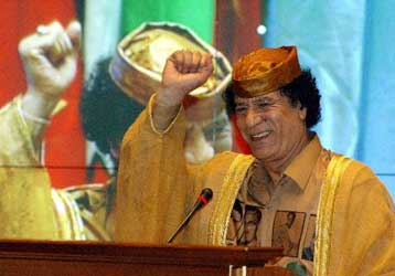 Μήνυμα ειρήνης από Καντάφι προς Δύση και δέσμευση Πρόντι για συνεργασία Λιβύης-ΕΕ