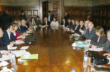 Τις γραμμές της τακτικής του εν όψει ευρωεκλογών χαράσσει το ΠΑΣΟΚ